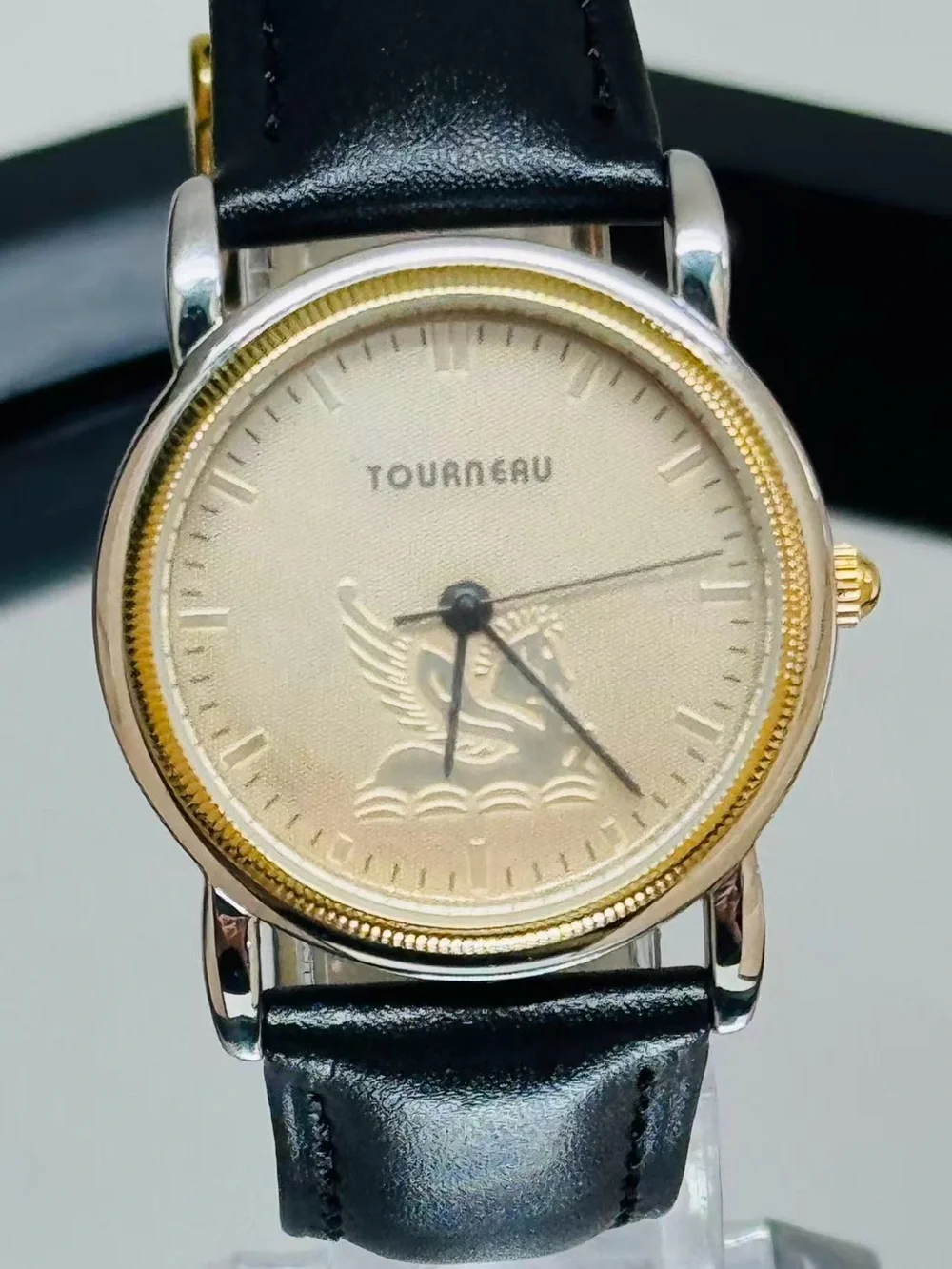 Vintage Tourneau Women’s Quartz Watch Leather Strap 30mm New Battery Runs